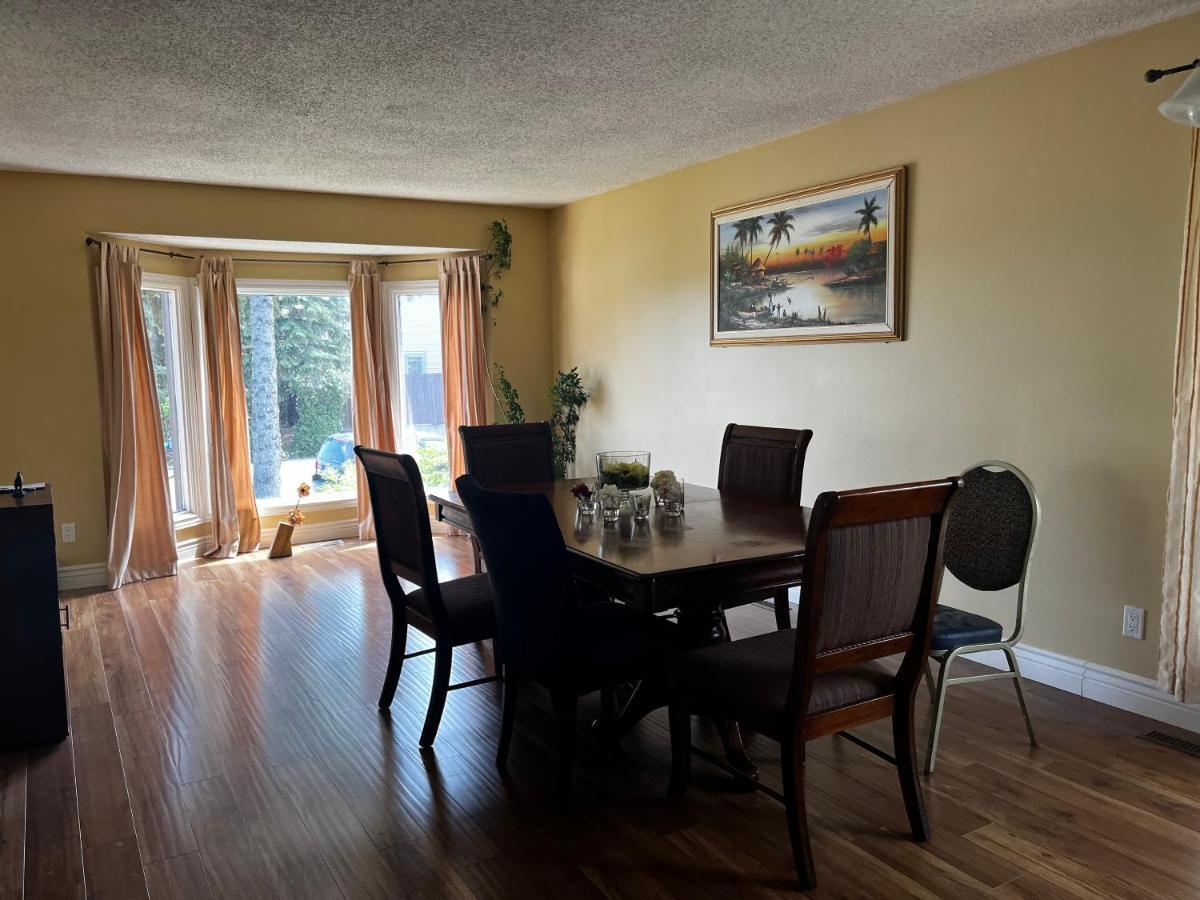 Beautiful Room Close Airport! Calgary Bagian luar foto