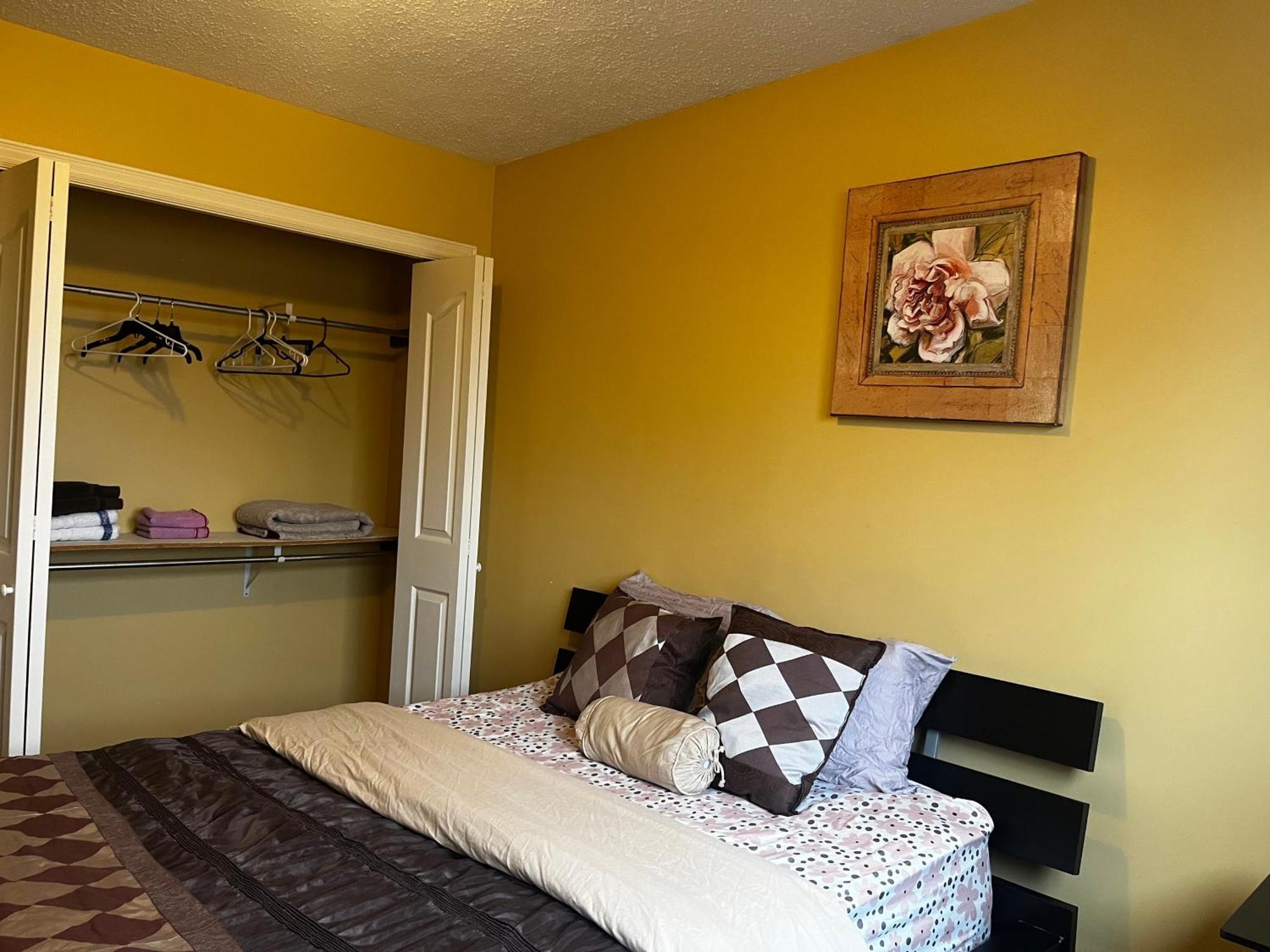 Beautiful Room Close Airport! Calgary Bagian luar foto