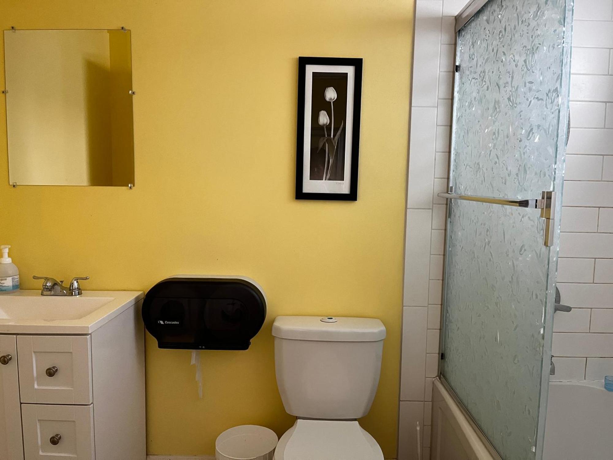 Beautiful Room Close Airport! Calgary Bagian luar foto