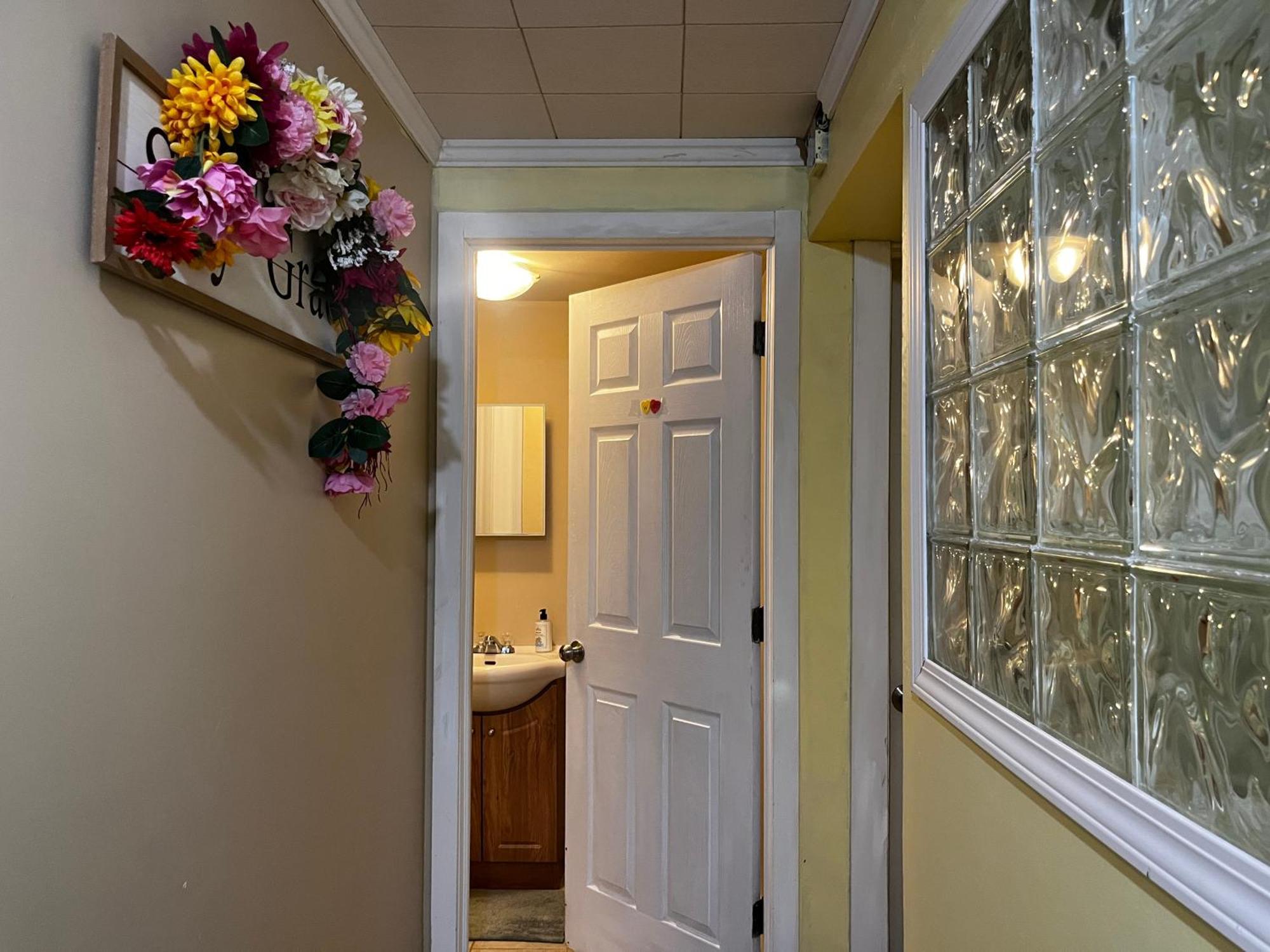 Beautiful Room Close Airport! Calgary Bagian luar foto